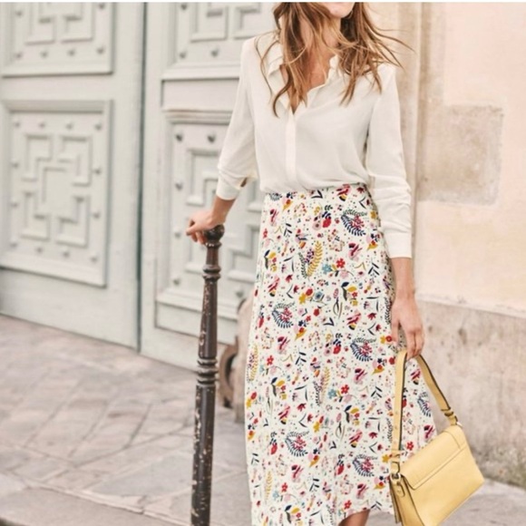 Boden Floral Midi Skirt - Multicolor has these stains on the inside of the skirt